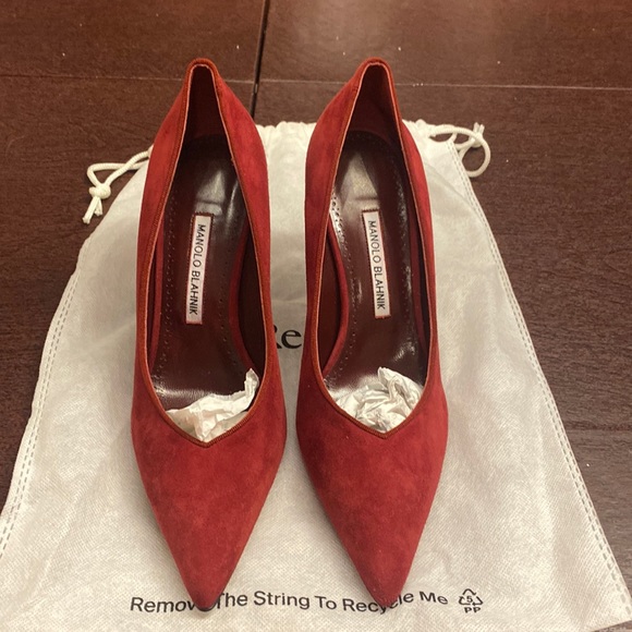 Velvet Pumps Manolo Red Brand New, Never Worn, Manolo Blahnik Rust